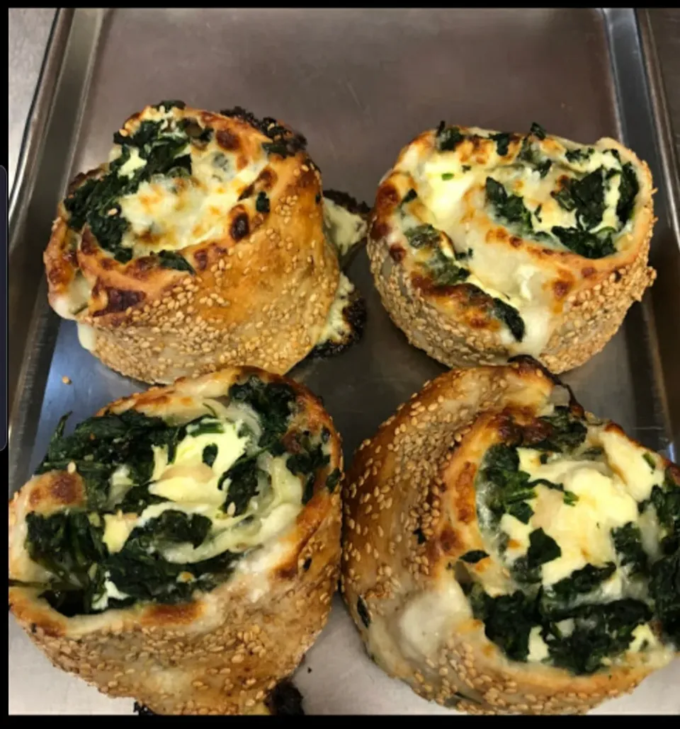 Spinach Rolls With Fresh Mozzarella|Frank Ortizさん