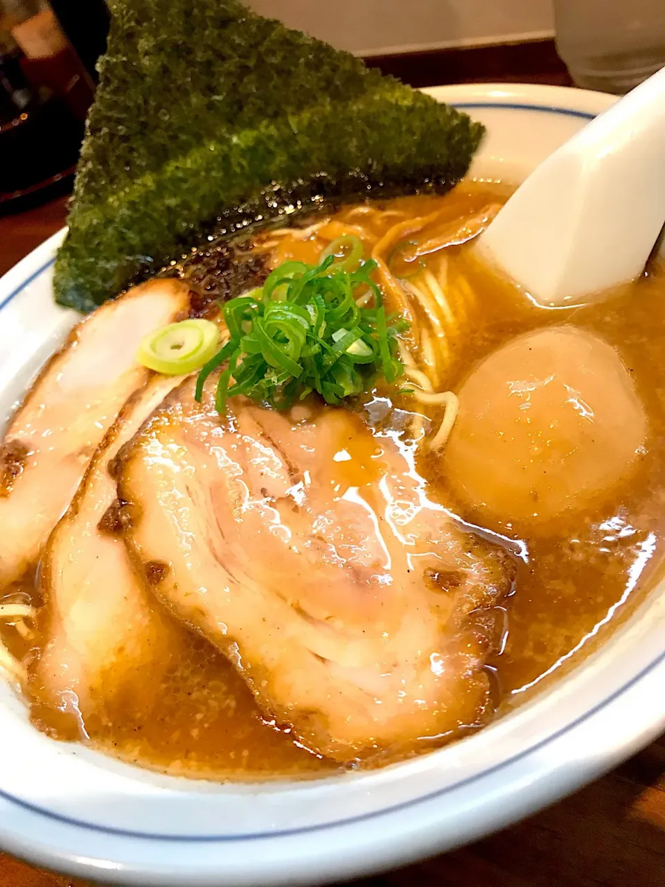 Snapdishの料理写真:紫（ゆかり）そば！和歌山豚骨醤油ラーメン。|Tomyさん