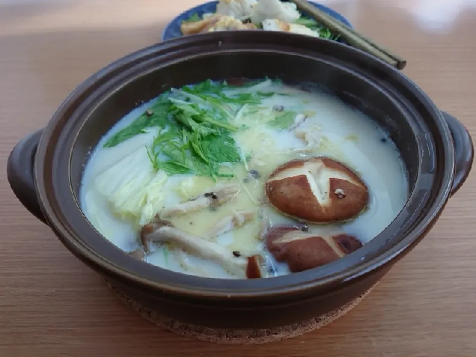 たらと白菜とじゃがいもの甘酒ミルクバター煮|ちいさなしあわせキッチンさん