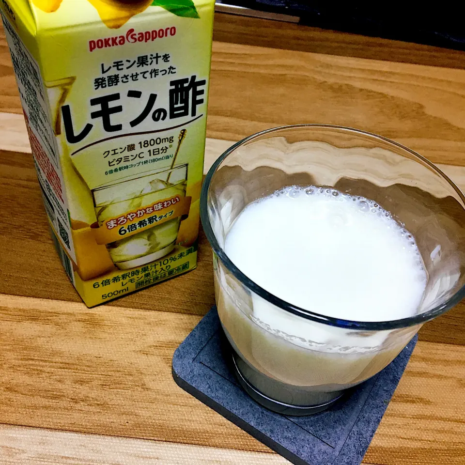 モニター当選したレモン酢で牛乳割り🍋|renharuruさん