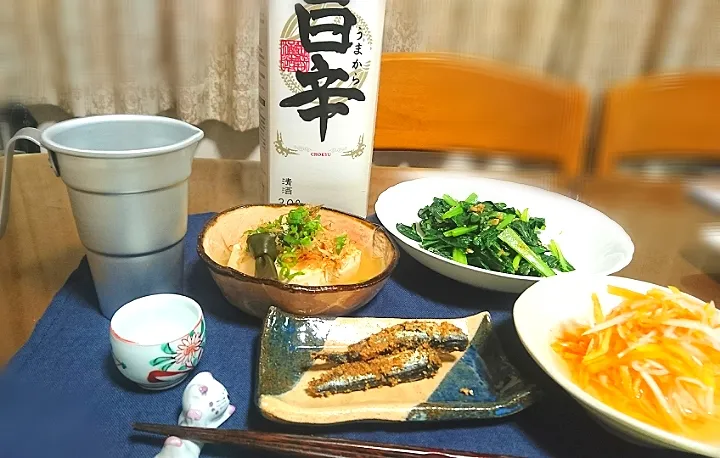 温豆腐✴️
青菜🌱のガーリック炒め
柿なま酢
鰯佃煮    🍶|びせんさん