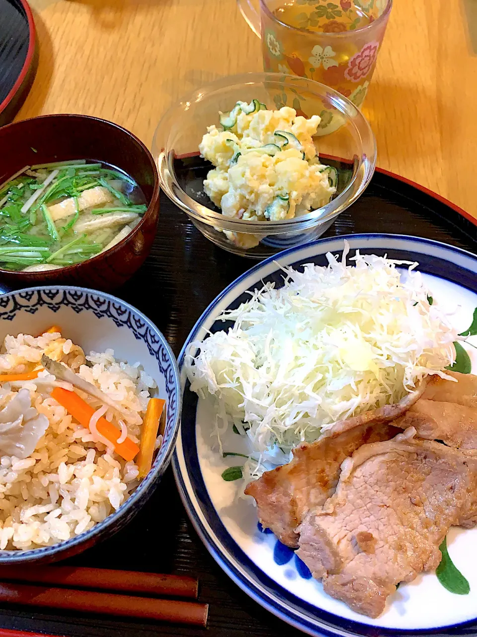 舞茸の炊き込みご飯と生姜焼きで晩御飯|Mikaさん