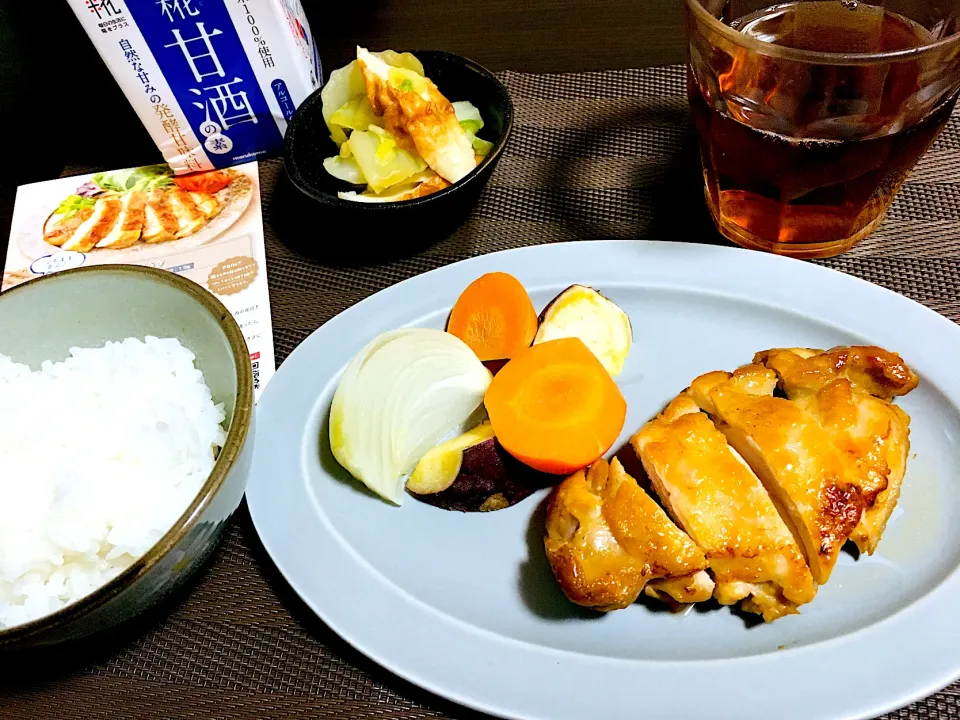 麹甘酒の素で照り焼きチキン、ちくわと白菜の煮浸し、蒸し野菜|ちぐあささん