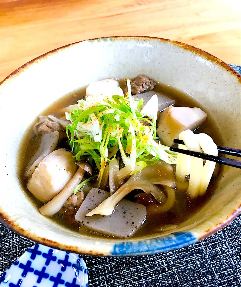 今日のお家で一人ランチは                            昨夜の芋煮をリメイク‼️ 芋煮うどん✨|ミッチ☆ママさん