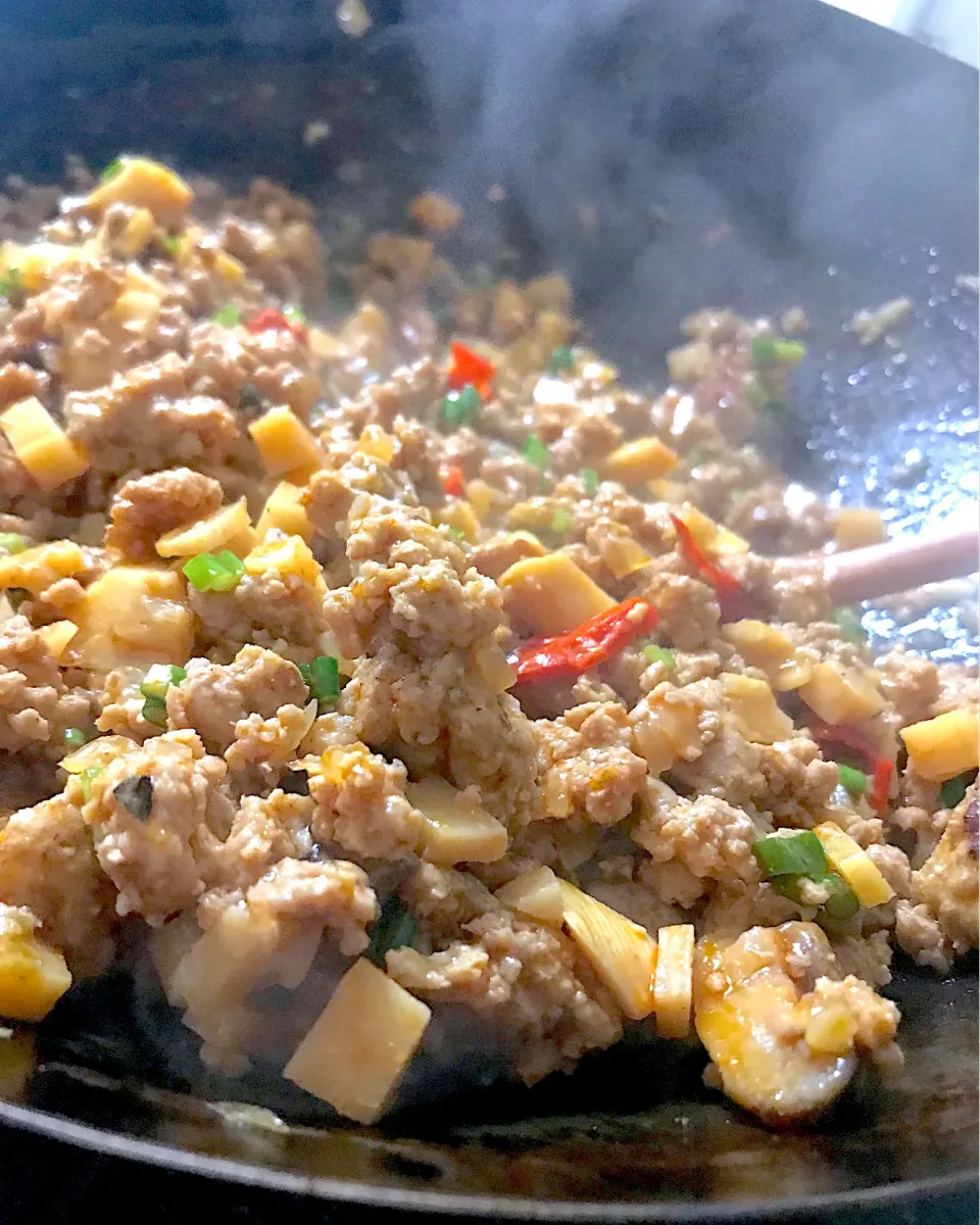 麹甘酒を加えて作った肉みそ 食べてみそ❣️|シュトママさん