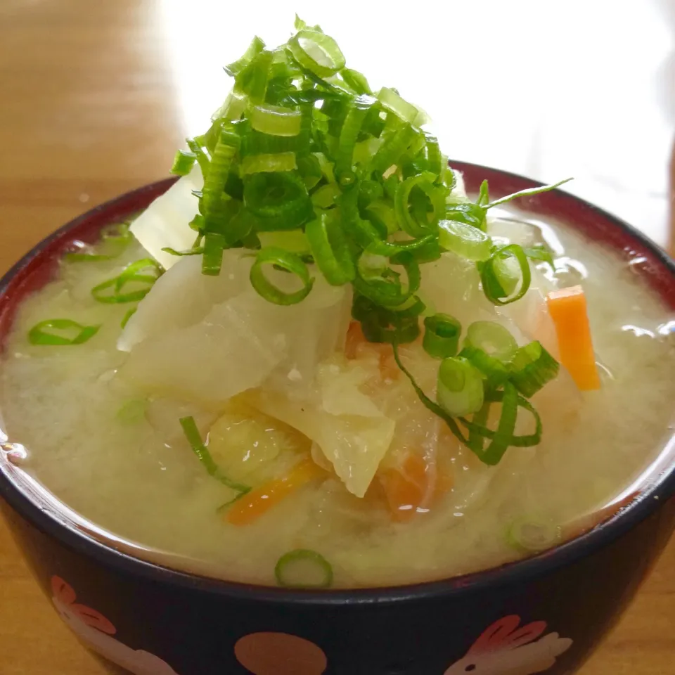 具沢山味噌汁🌸鍋の様に野菜たっぷり食べてます❣|まいりさん