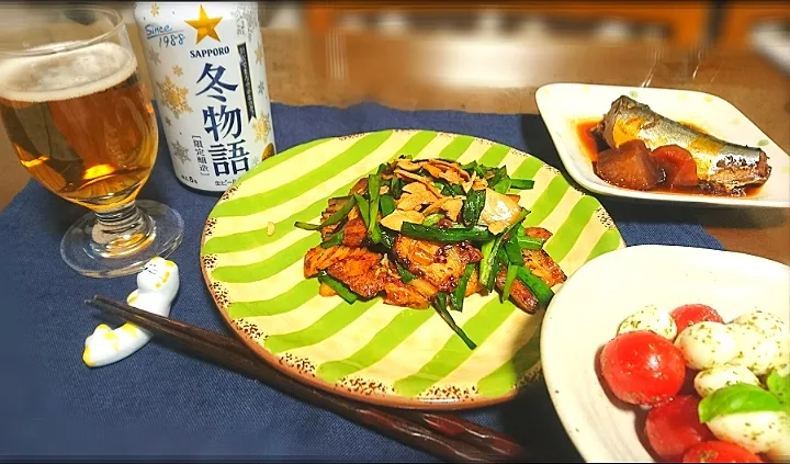 Snapdishの料理写真:豚バラキムチ炒め🐽
ピコトマト🍅モッツァレラのサラダ
鯖煮付け🐟   🍺|びせんさん