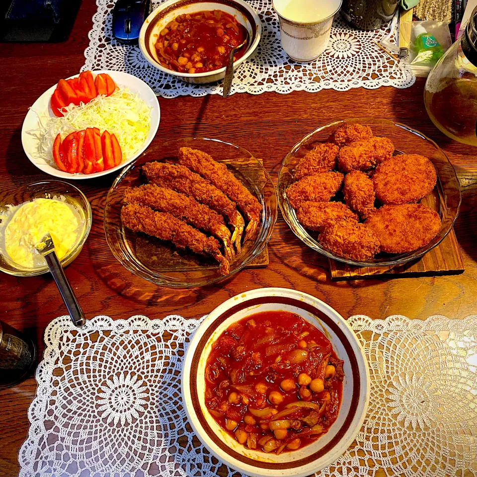 牛肉とひよこ豆のトマト煮込み、エビと牡蠣フライ|yakinasuさん