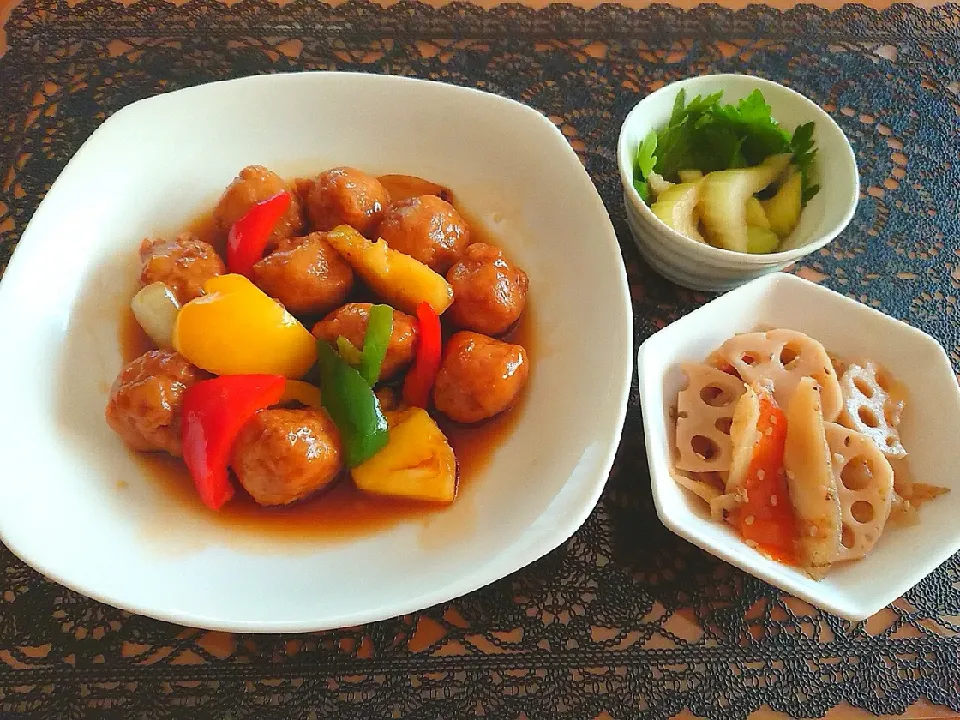 酢豚風肉団子  レンコンきんぴら  せれりのピクルス🍺|chikakoさん