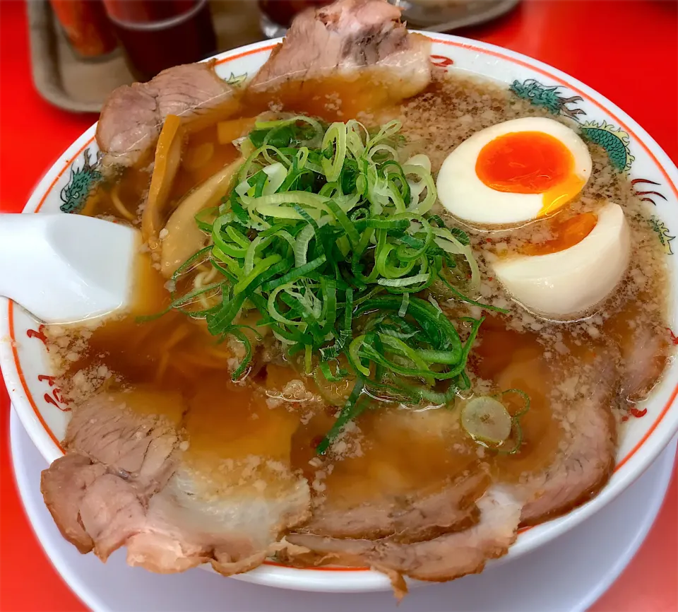 特製醤油肉入りラーメン＋味付玉子|toshi,I🍴さん