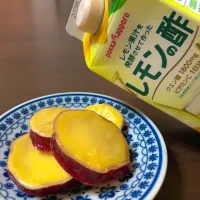 Snapdishの料理写真:レモンの酢でさつまいものレモン煮|ふくろう女子さん