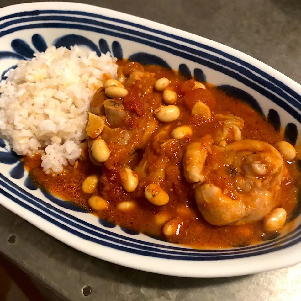 骨付きチキンと豆の トマト・糀甘酒煮|nao子さん