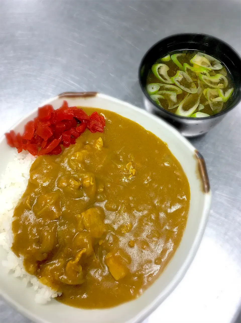 朝の黄色いカレー🍛|内気なjohnnyさん