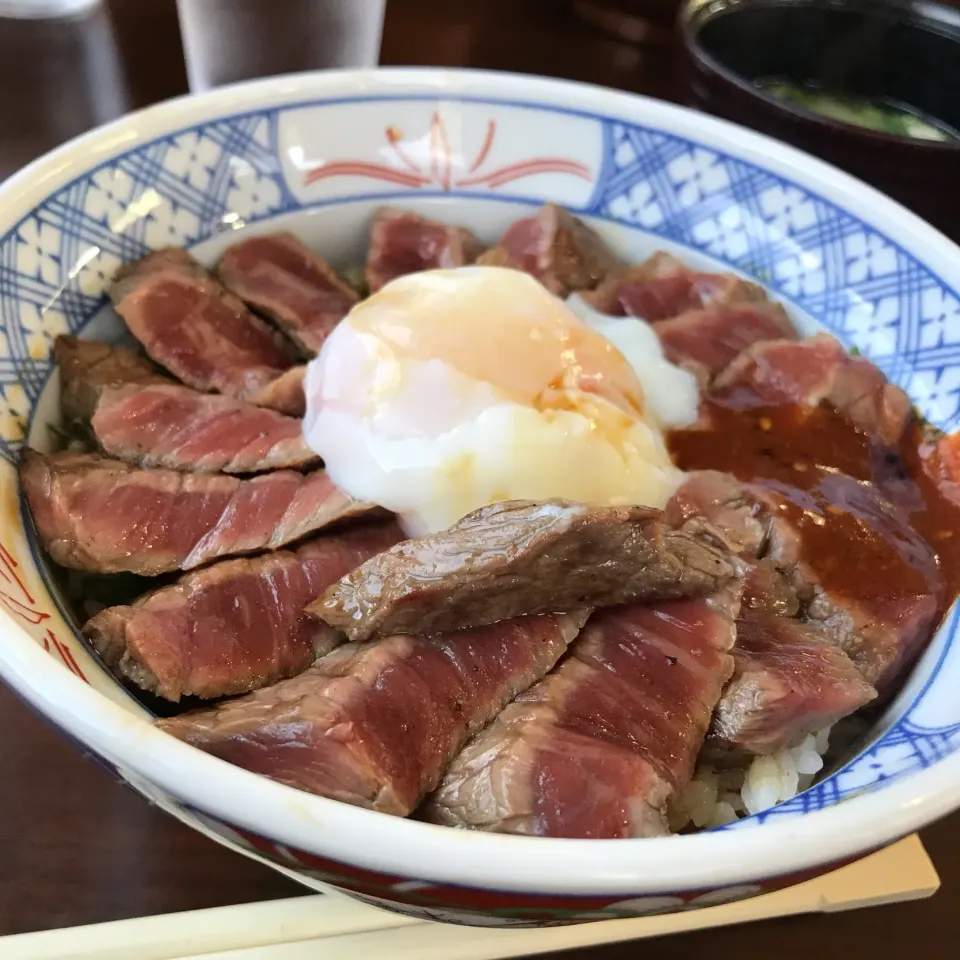 Snapdishの料理写真:阿蘇 赤牛丼|織友さん