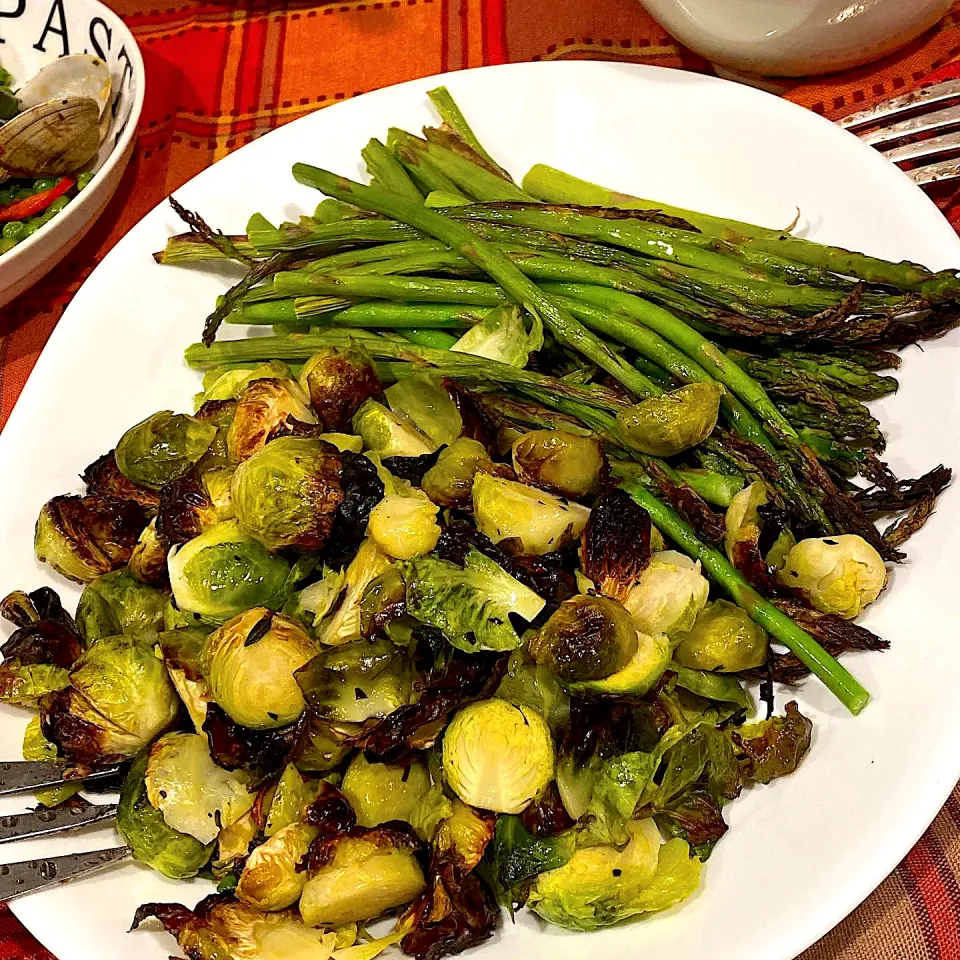 Roasted asparagus & brussels sprouts|🌺IAnneさん