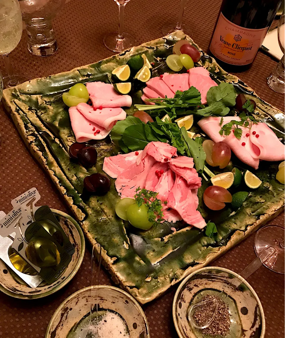 湯あがりポークとVeuve Clicquot のroseで乾杯  女子会|izunさん