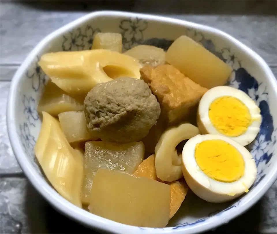 今夜は、じっくりコトコト材料を時間差で加えて、おでんを作りました😋🎵🎉|ギムレットさん