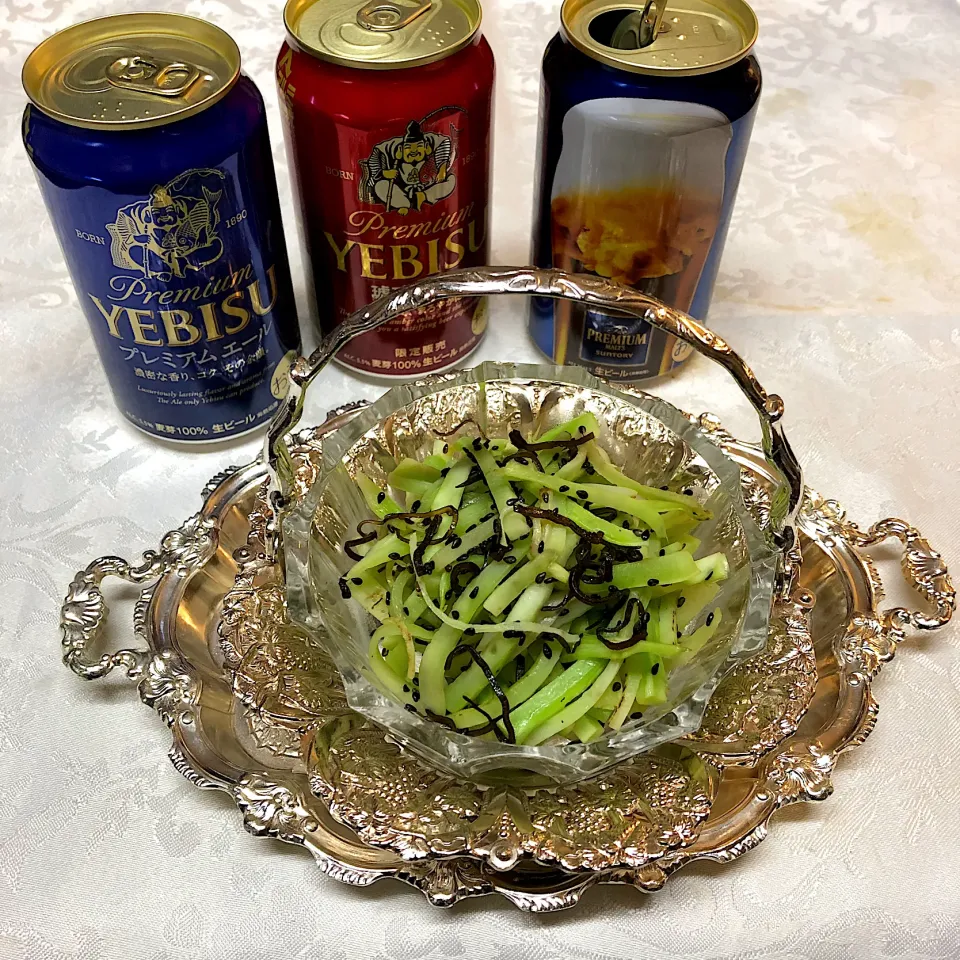 ブロッコリー茎🥦黒胡麻塩昆布ソテー🍺|henryさん