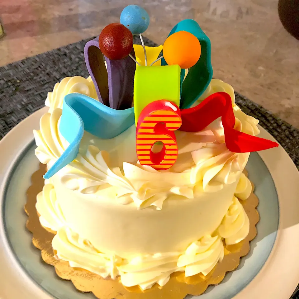 アメリカ🇺🇸で買った誕生日ケーキ|Ikuさん