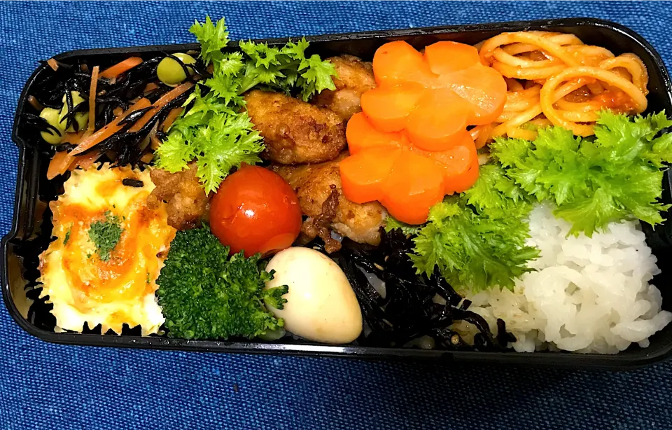 唐揚げとグラタンの弁当|ナタママさん