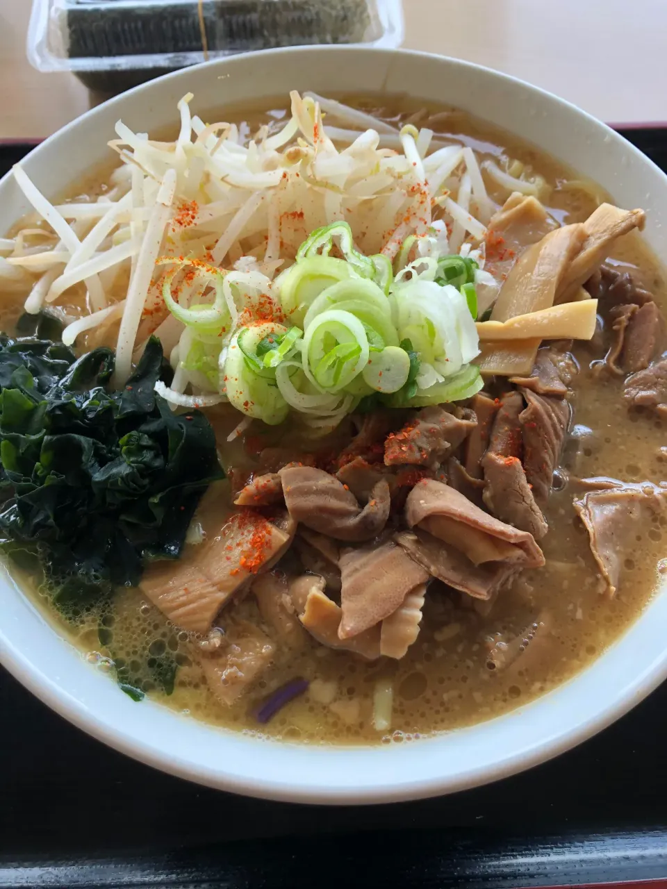 Snapdishの料理写真:もつ味噌ラーメン🍜！|yakimaさん