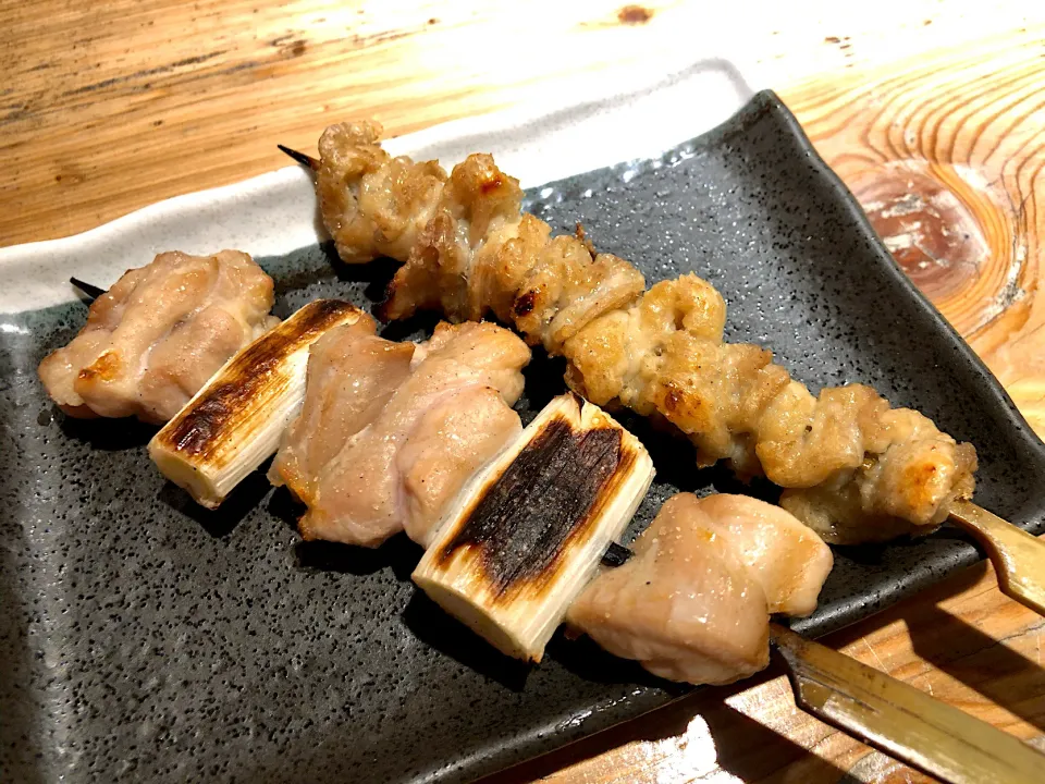 Snapdishの料理写真:串焼き（ねぎま、皮）|T. Wonderさん