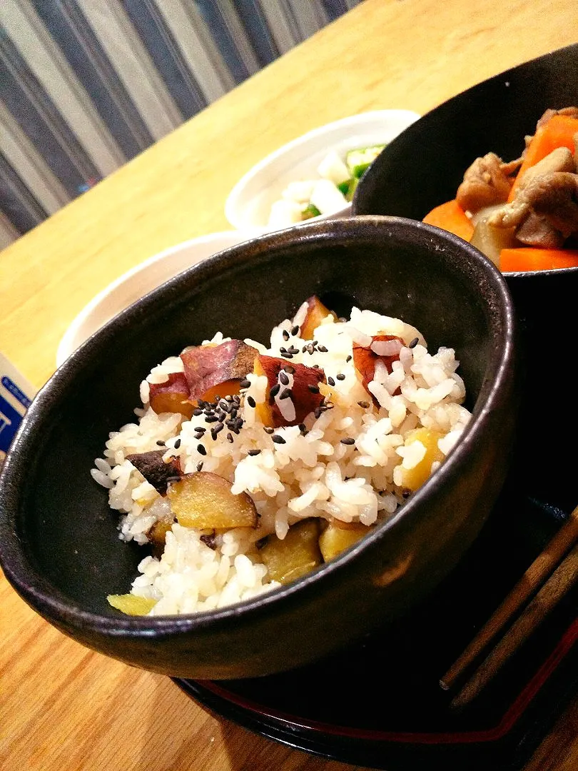 さつまいもご飯🍠💛
シロカ圧力鍋ほんとに便利😊❤️
いろんなもの作ってみようってモチベーションあがる～✨|おーやんさん