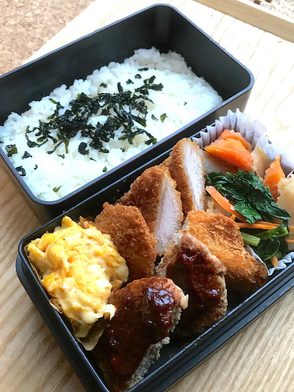 Snapdishの料理写真:マグロカツハンバーグ弁当|二キィさん