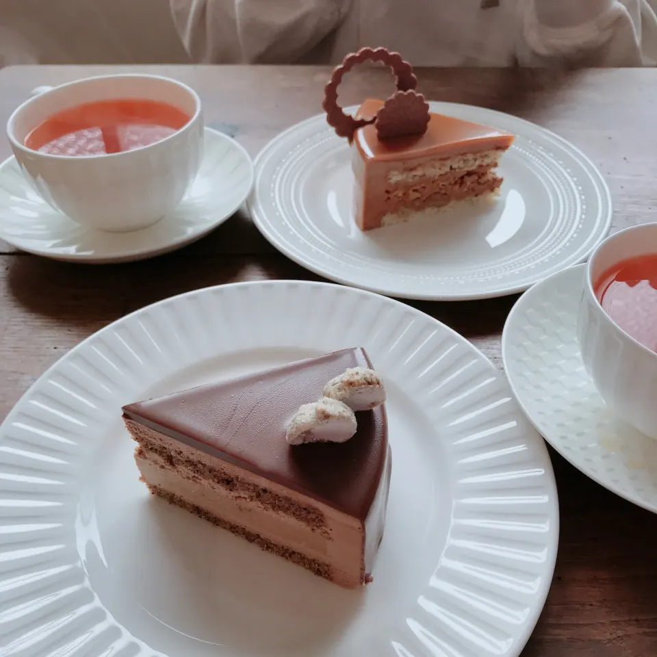 アールグレイとミルクチョコのケーキ　　キャラメルと木の実のケーキ|ちゃみこさん