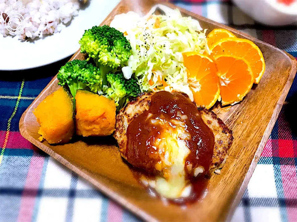 長芋入りハンバーグ🍽✨ 冷めても柔らかくふわふわしていました😊|めぐぐさん