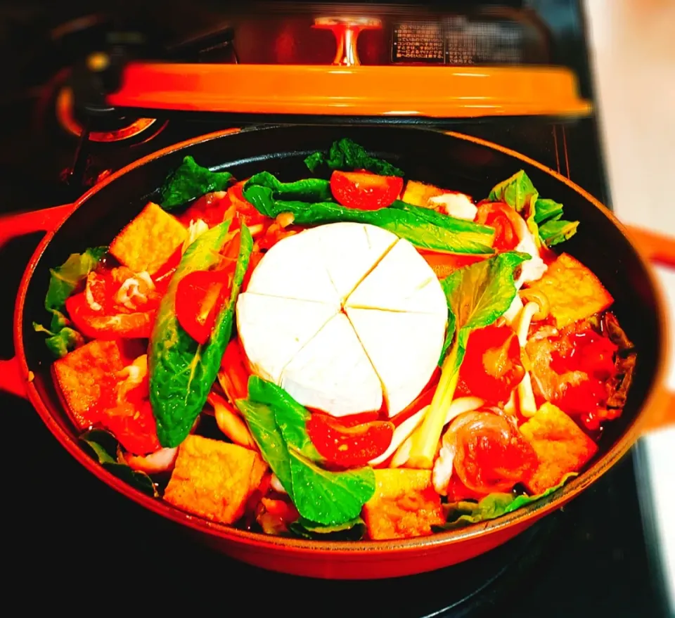 昨夜のカレーリメイク
やってみたかったん💕😍
カマンベールカレー鍋🍲|yukaringoさん