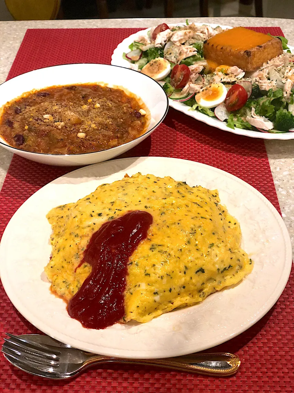 チキンチーズ🧀オムライス！筋肉モリモリサラダ🥗！|Mayumiさん