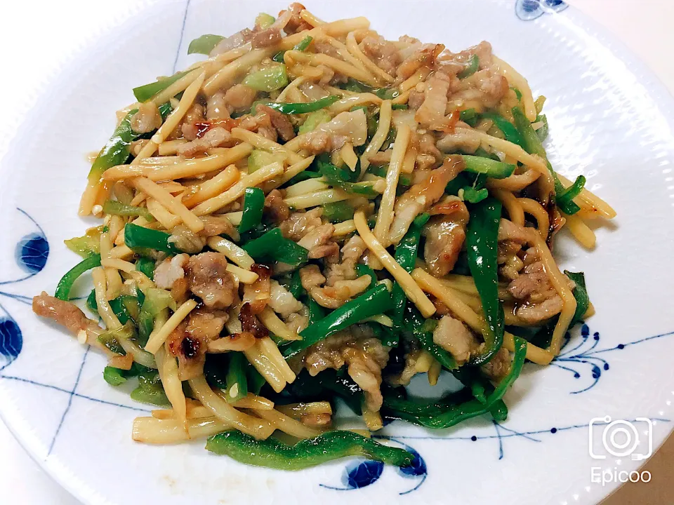 Snapdishの料理写真:ご飯に最高🍚青椒肉絲😻|アライさんさん