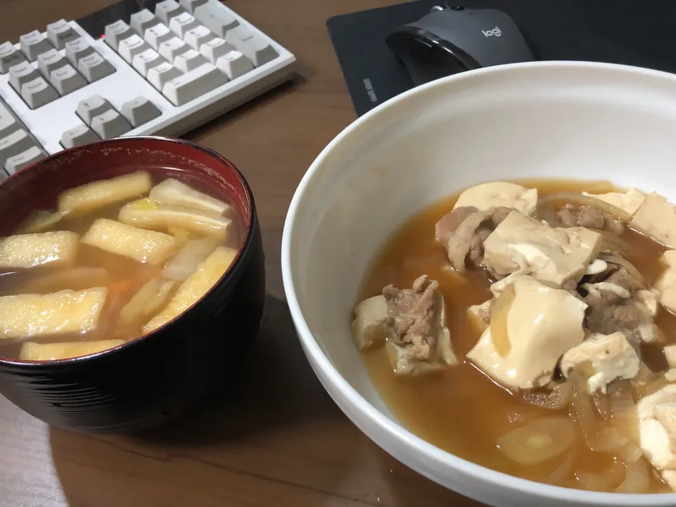 Snapdishの料理写真:肉豆腐・白菜と人参と油揚げの味噌汁|a-parkさん