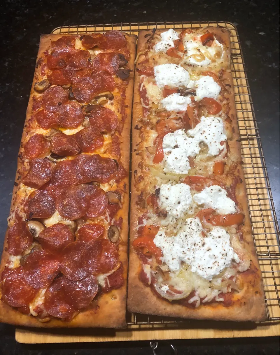 Couple of pizzas. Pepperoni and roasted veg with ricotta|ernest ristiさん