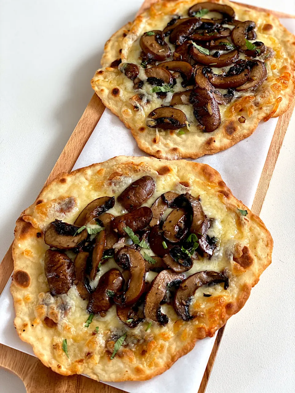 Flatbread mushroom pizza|12Dragonさん