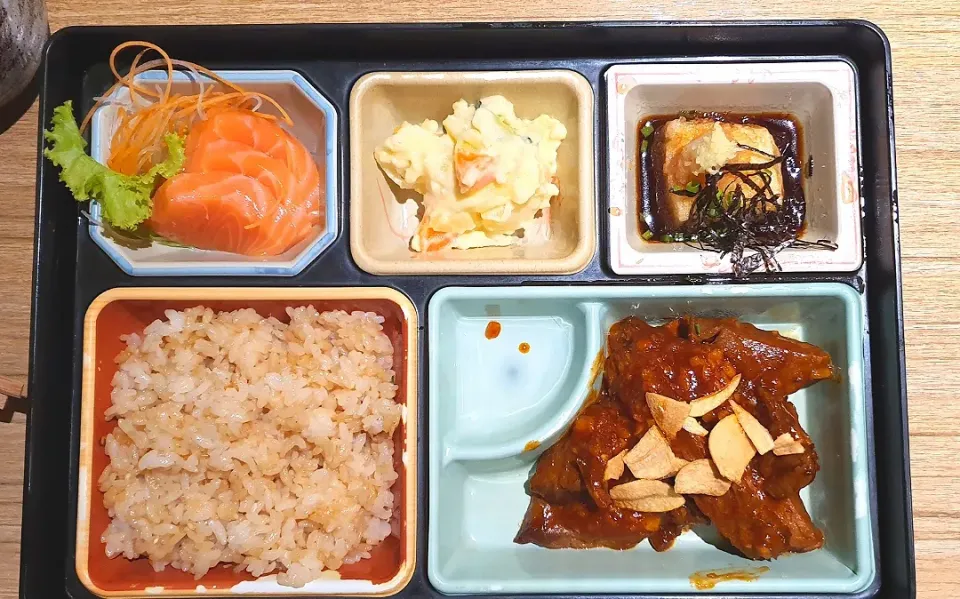 garlic steak bento|Darren Loさん