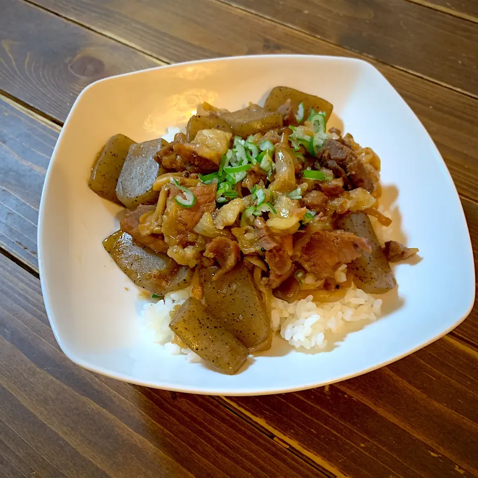 牛すじの甘辛煮丼💕|ともさん