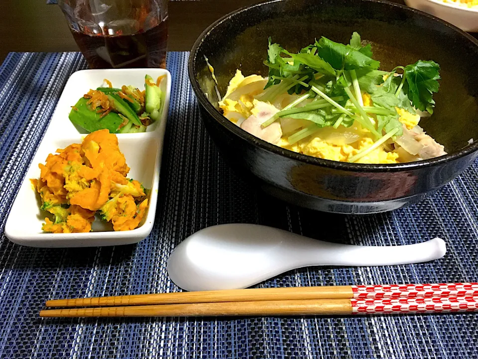 麹甘酒の素で親子丼、かぼちゃとブロッコリーのサラダ、きゅうりの桜えび和え|ちぐあささん