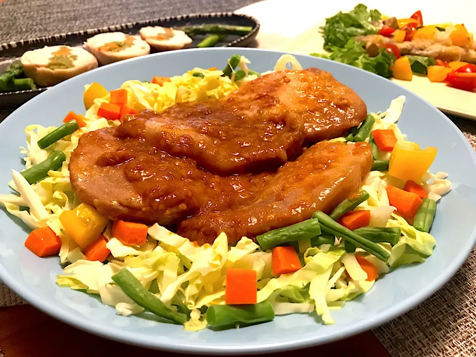 豚肉の味噌漬け🐷と鶏ハムの宴|なお🅿️さん