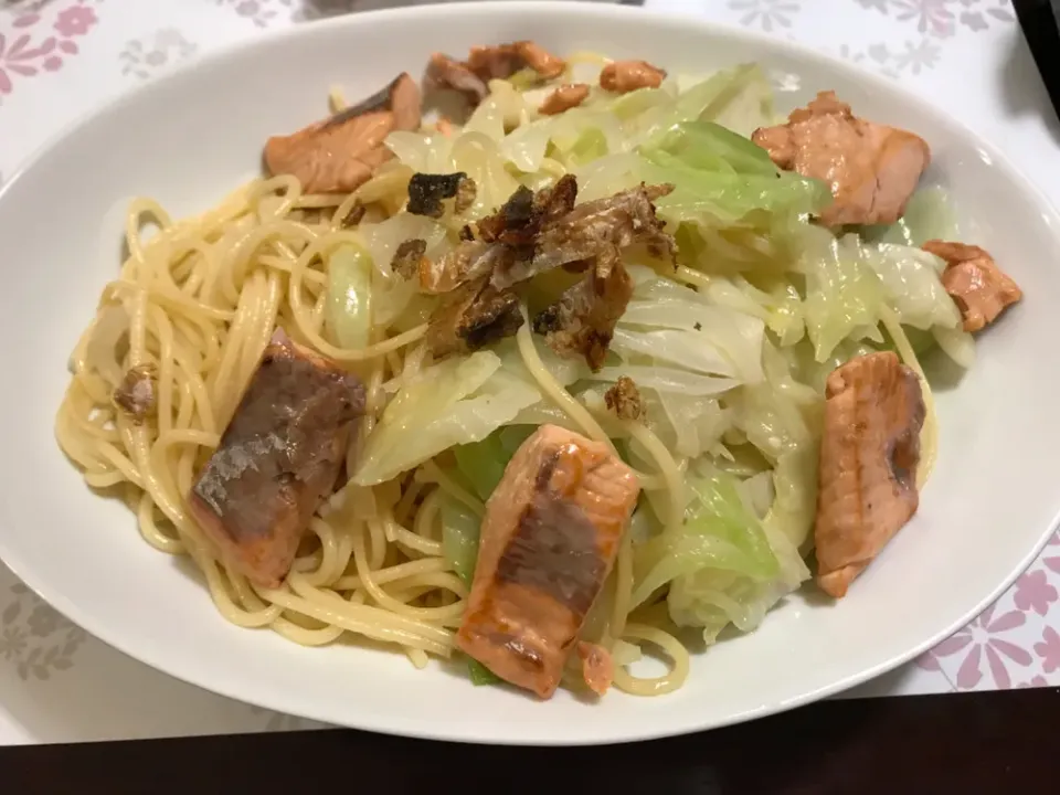 サーモンとキャベツのスパゲティ|さゆりさん