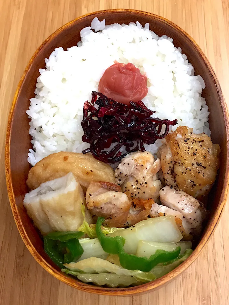 おでんと鶏肉の塩焼きのお弁当。|田中心さん