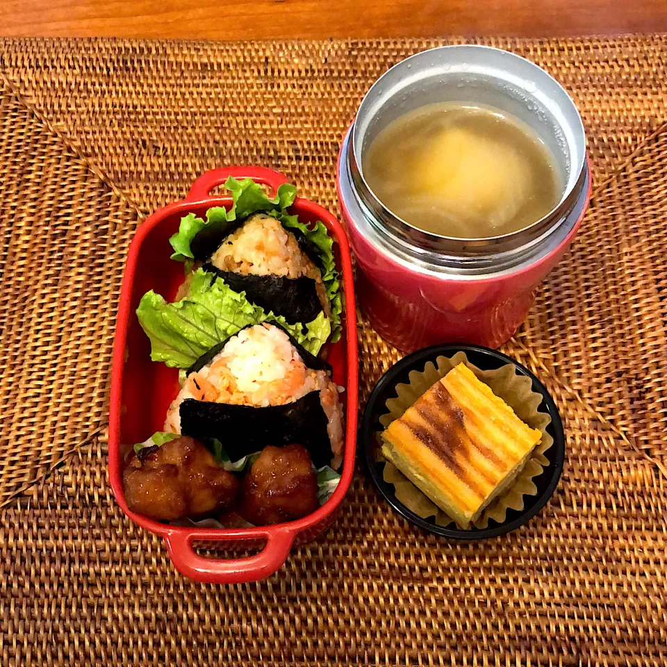 Snapdishの料理写真:2019.12.4 おにぎり弁当|みほさん