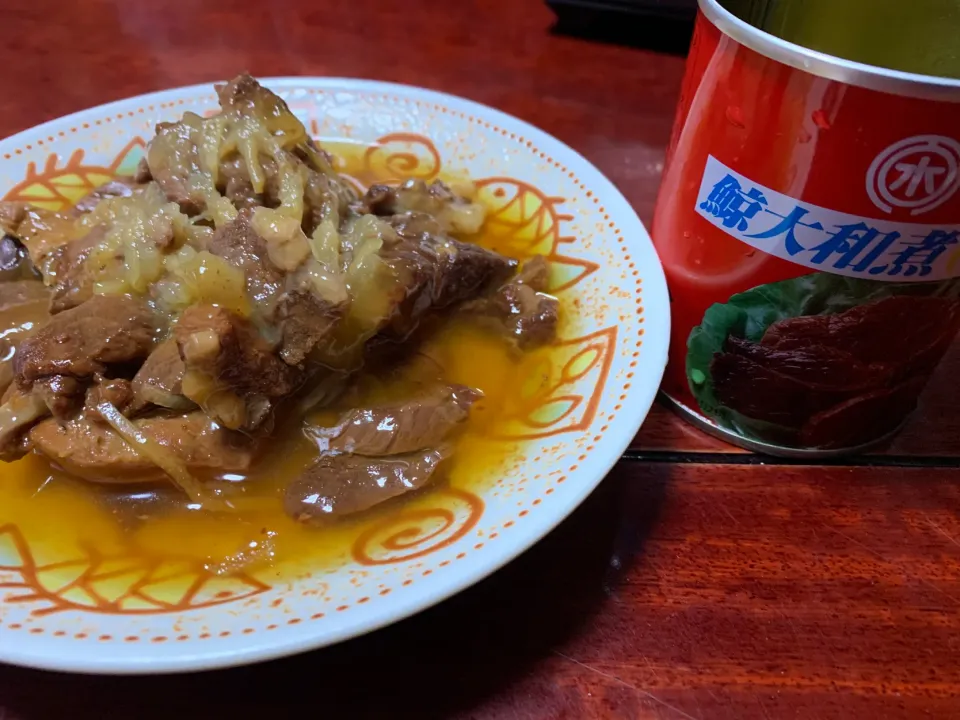 Snapdishの料理写真:鯨の大和煮缶詰|Morito Kamiyaさん