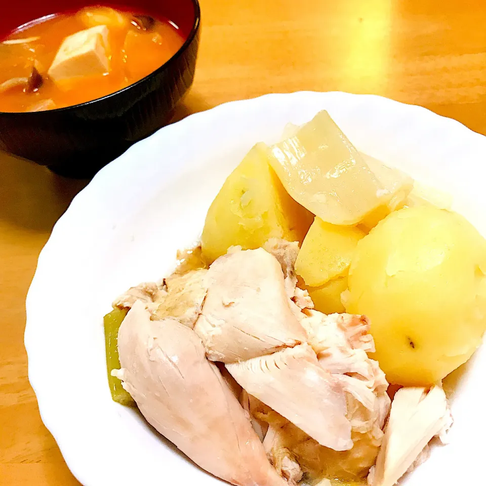 Snapdishの料理写真:タッカンマリっぽいものと辛い味噌汁|もぐぴよさん