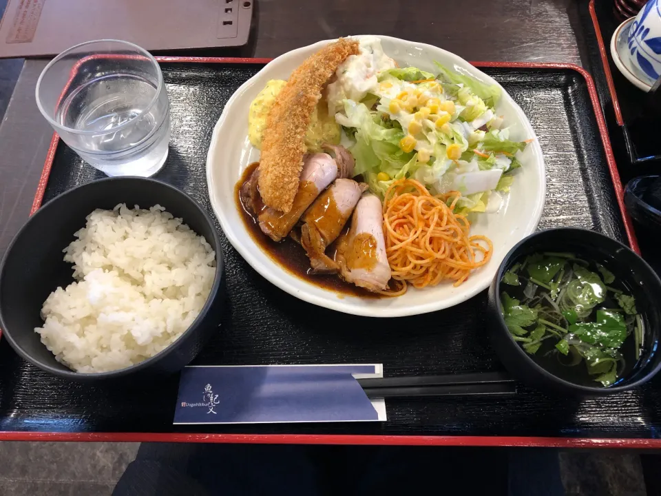 日替わり定食(ローストポーク・サーモンフライ)|しのぶさん