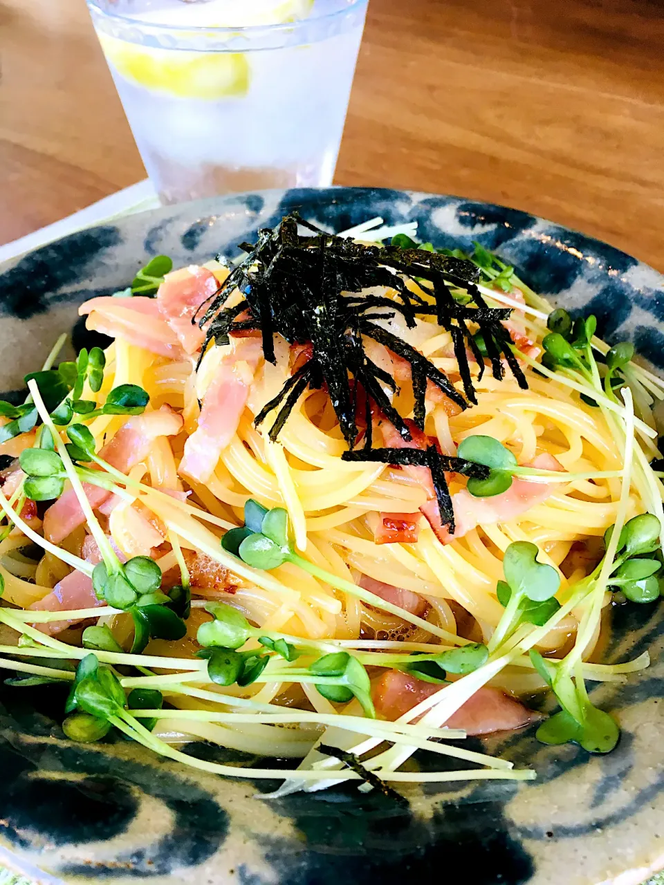 Snapdishの料理写真:今日のお家で一人ランチは                            調味料はアレだけ！アッサリ和風カルボナーラ✨|ミッチ☆ママさん