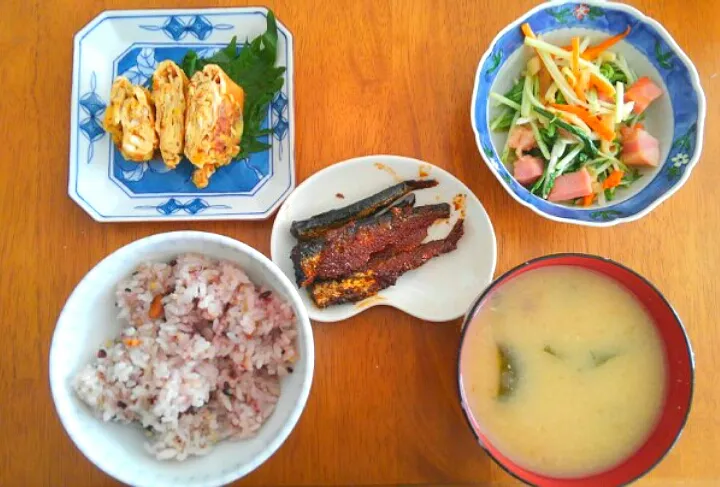 １１月３０日　明太いわし　水菜とベーコンのにんにく炒め　だし巻き　なめことわかめのお味噌汁|いもこ。さん