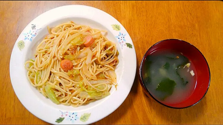 １１月３０日　焼きうどん　わかめスープ|いもこ。さん