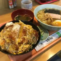 Snapdishの料理写真:カツ丼&ラーメン|IKUO FURUSAWAさん